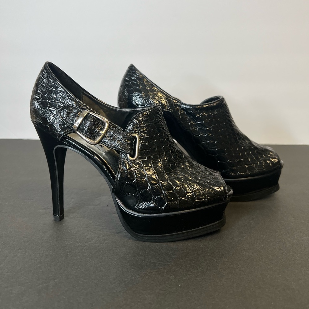 Steven Madden | Fierce Black Patent Croc Platforms, 6